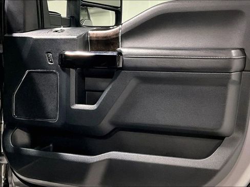 Used 2022 Ford F250 Lariat w/ Black Appearance Package AWD/4WD image 22