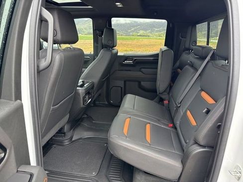 Used 2023 GMC Sierra 1500 AT4 w/ Technology Package AWD/4WD image 31