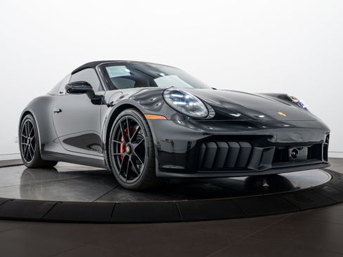 Certified 2025 Porsche 911 Targa 4 GTS AWD/4WD image 34