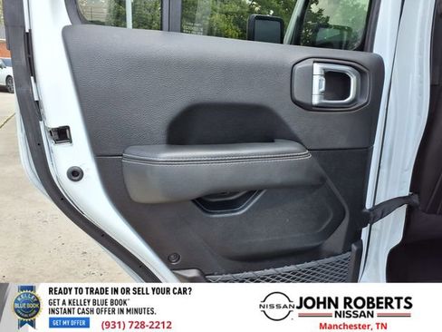 Used 2022 Jeep Wrangler Unlimited Sahara w/ Cold Weather Group image 13