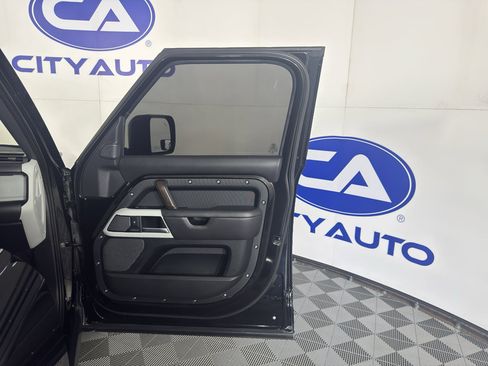 Used 2022 Land Rover Defender 110 X-Dynamic HSE AWD/4WD image 40