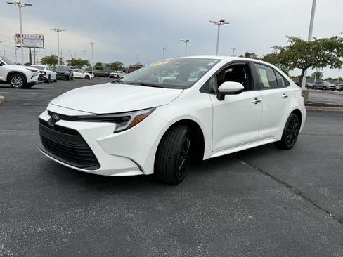 Certified 2026 Toyota Corolla LE FWD image 3