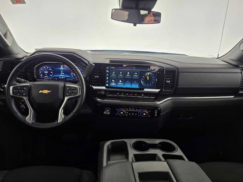 Used 2023 Chevrolet Silverado 1500 LT AWD/4WD image 18