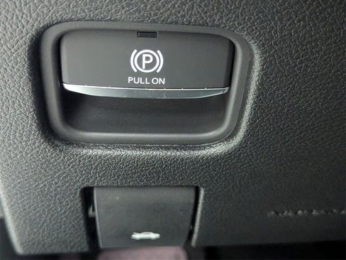 New 2025 Jeep Grand Cherokee Altitude image 14