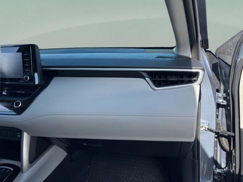 Certified 2022 Toyota Corolla Cross L image 37