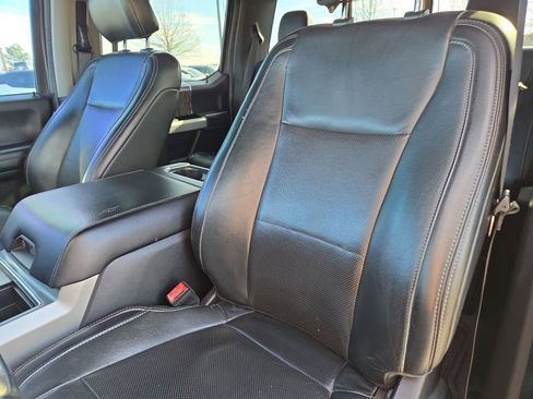 Used 2019 Ford F250 Lariat w/ Chrome Package image 18