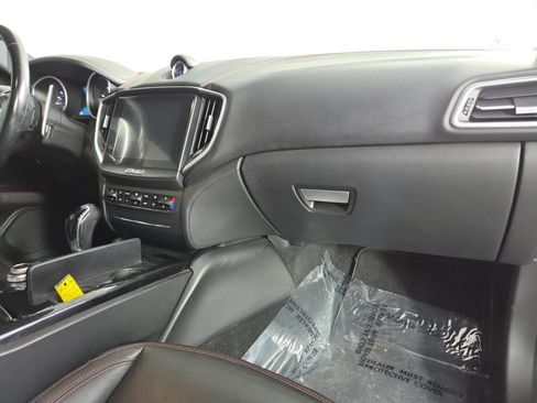 Used 2017 Maserati Ghibli S Q4 AWD/4WD image 32