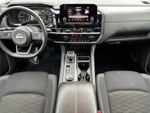 Used 2024 Nissan Pathfinder SV image 13