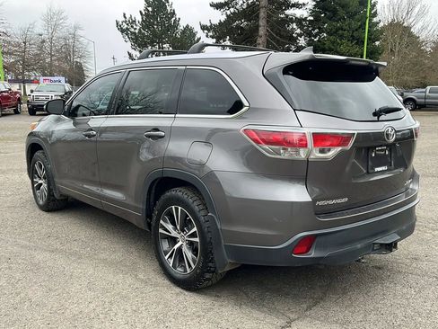 Used 2016 Toyota Highlander XLE image 5