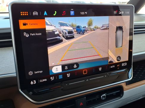 Certified 2025 Volkswagen ID. Buzz Pro S Plus RWD image 29