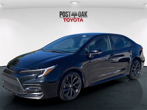 Used 2024 Toyota Corolla SE image 3