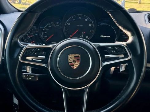 Used 2018 Porsche Cayenne AWD/4WD image 17