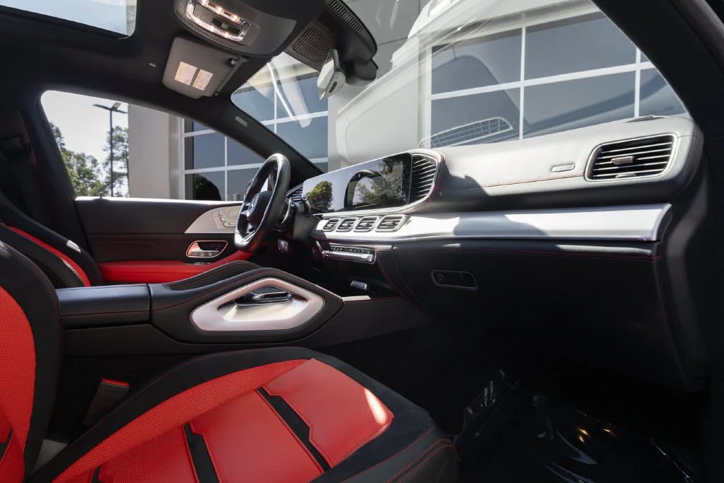 Used 2025 Mercedes-Benz GLE 53 AMG 4MATIC Coupe image 31