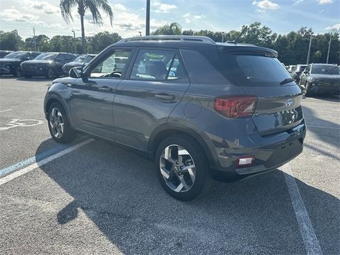 Certified 2024 Hyundai Venue Limited image 11