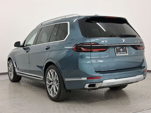 Used 2025 BMW X7 xDrive40i w/ Premium Package image 3