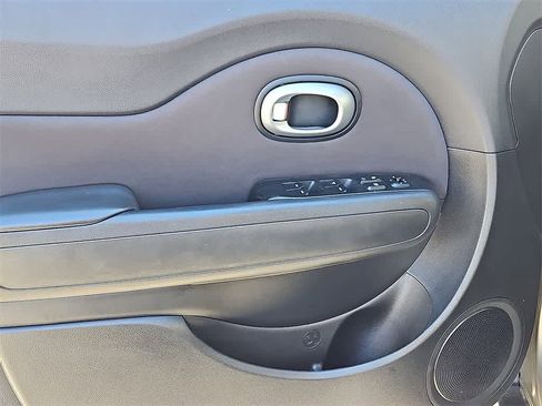 Used 2016 Kia Soul image 12