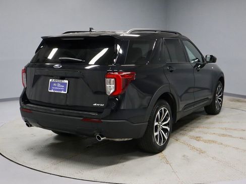 Used 2023 Ford Explorer ST-Line AWD/4WD image 12