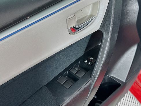 Used 2016 Toyota Corolla LE image 17