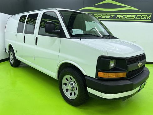 Used 2014 Chevrolet Express 1500 RWD image 2