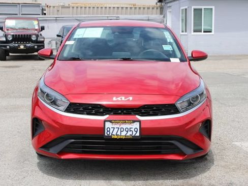 Used 2022 Kia Forte LXS FWD image 2