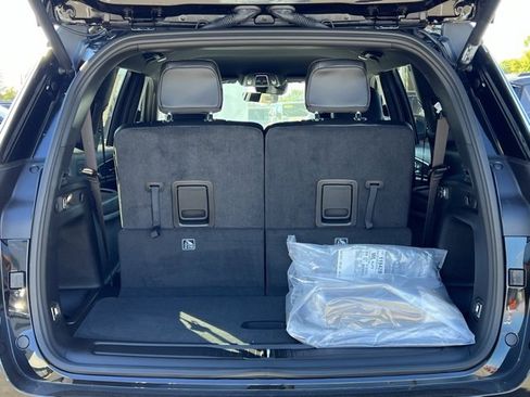 Used 2025 Jeep Grand Cherokee L Limited w/ Black Appearance Package image 7