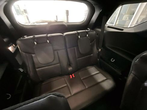 Used 2025 Ford Explorer Platinum w/ LUX Leather Package AWD/4WD image 17