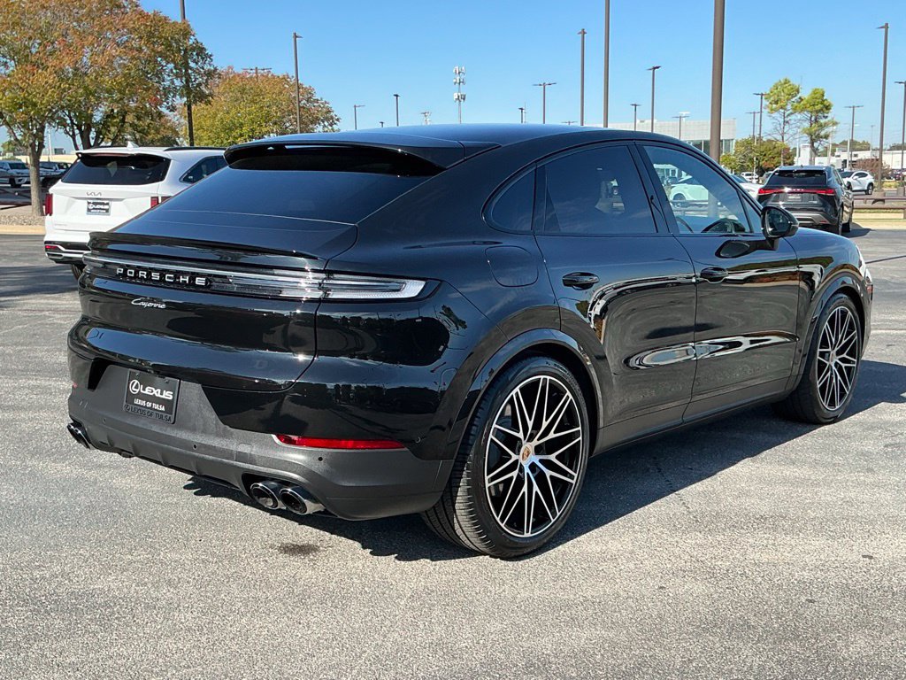 Used 2026 Porsche Cayenne Coupe AWD/4WD image 3