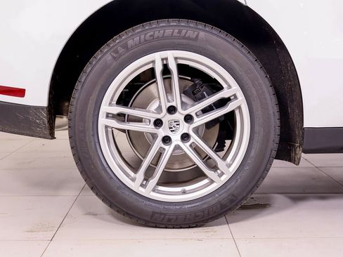 New 2026 Porsche Macan image 25