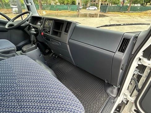 New 2024 Chevrolet Low Cab Forward image 18