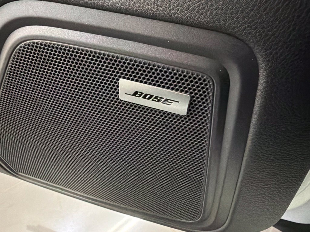 Used 2024 Porsche Macan AWD/4WD image 26
