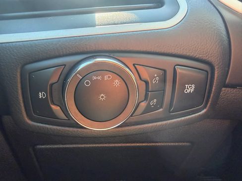 Used 2020 Ford Edge SEL AWD/4WD image 19