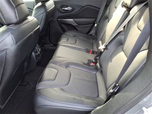 Certified 2022 Jeep Cherokee Latitude Lux image 10