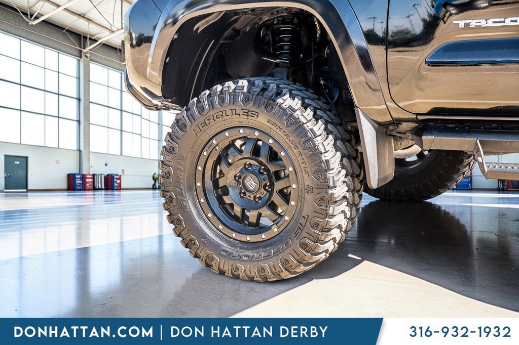 Used 2019 Toyota Tacoma SR5 RWD image 32