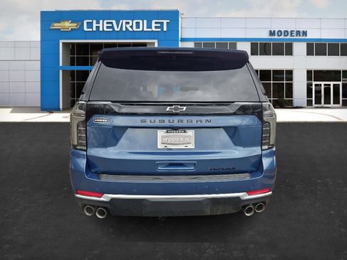 New 2026 Chevrolet Suburban Premier image 4
