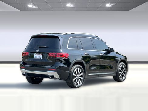 Used 2021 Mercedes-Benz GLB 250 4MATIC image 8