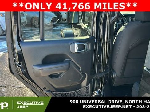Used 2021 Jeep Gladiator Willys image 20