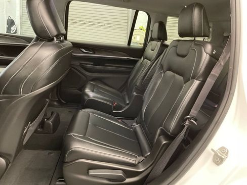 Certified 2024 Jeep Grand Cherokee L Limited RWD image 20