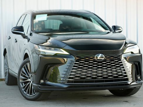 Used 2023 Lexus RX 350 w/ Luxury Package image 4