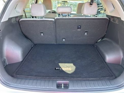 Used 2019 Hyundai Tucson SE w/ Cargo Package FWD image 11