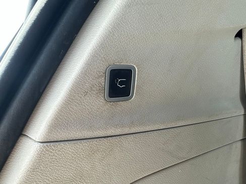 Used 2018 Chrysler Pacifica Touring-L FWD image 11