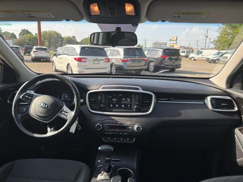 Used 2020 Kia Sorento LX w/ LX I4 Convenience Package FWD image 19