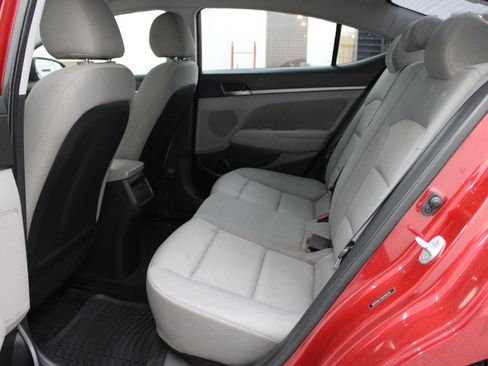Used 2017 Hyundai Elantra SE FWD image 8