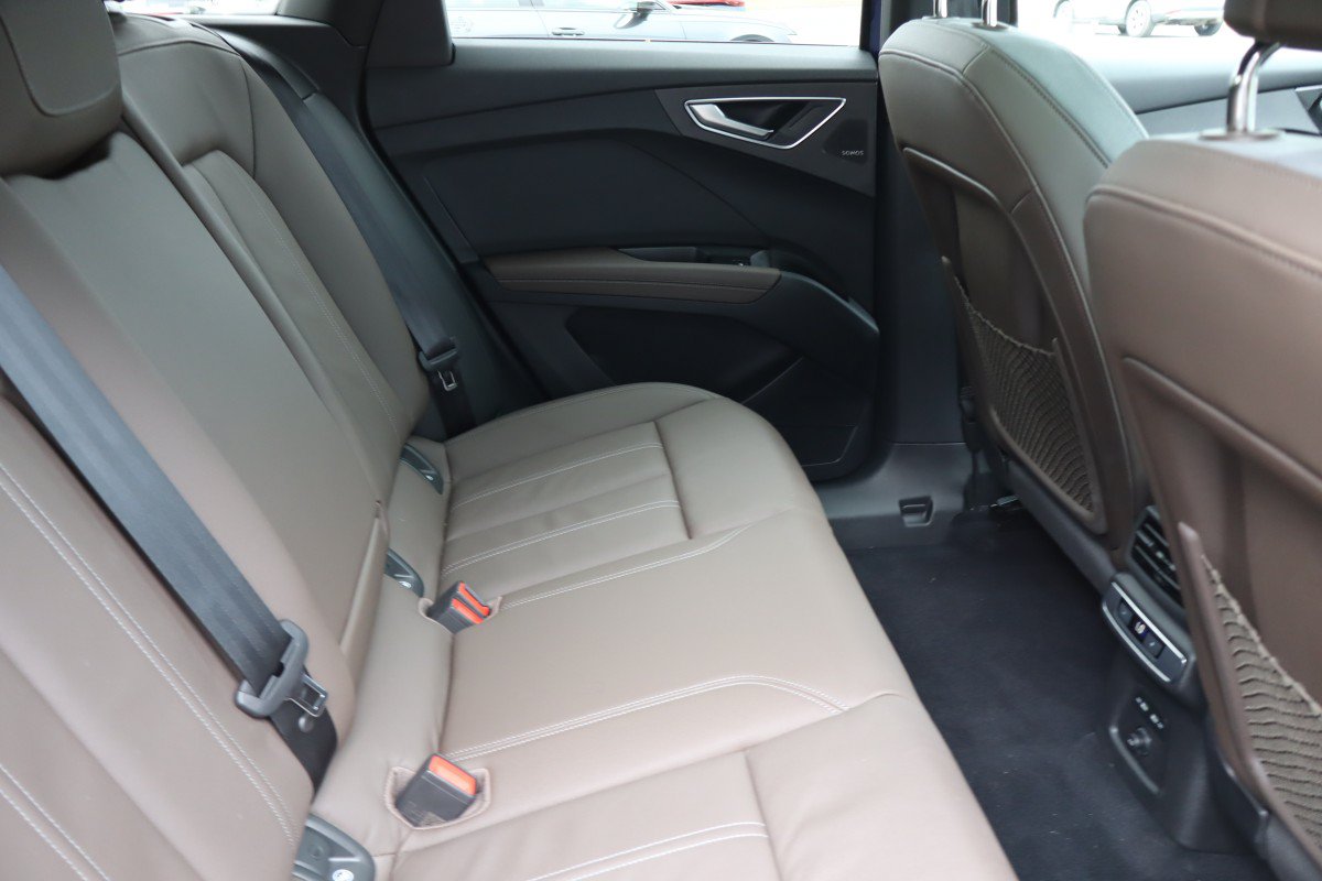 Used 2023 Audi Q4 e-tron Prestige AWD/4WD image 23