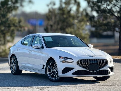 Used 2022 Genesis G70 2.0T image 12