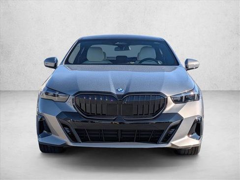 New 2026 BMW 550e xDrive w/ Premium Package image 6