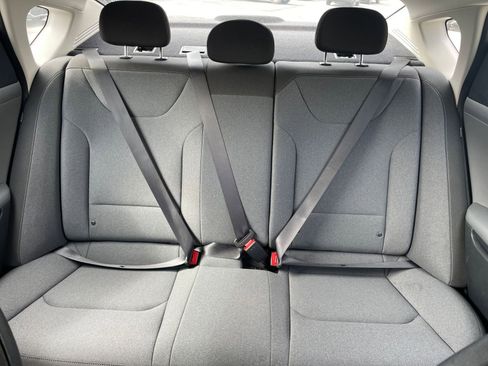 Used 2025 Kia K4 LXS image 37