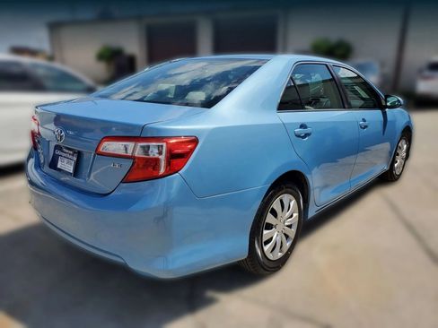 Used 2013 Toyota Camry LE FWD image 13
