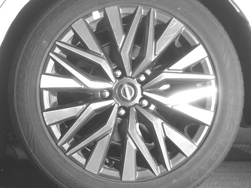 Used 2025 Nissan Altima 2.5 SV FWD image 14