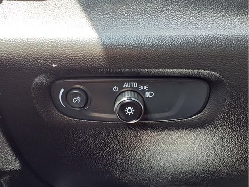 Used 2023 Chevrolet Traverse LT AWD/4WD image 18