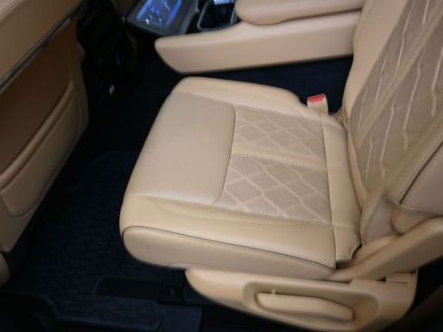 Used 2023 Jeep Grand Wagoneer Series III AWD/4WD image 23